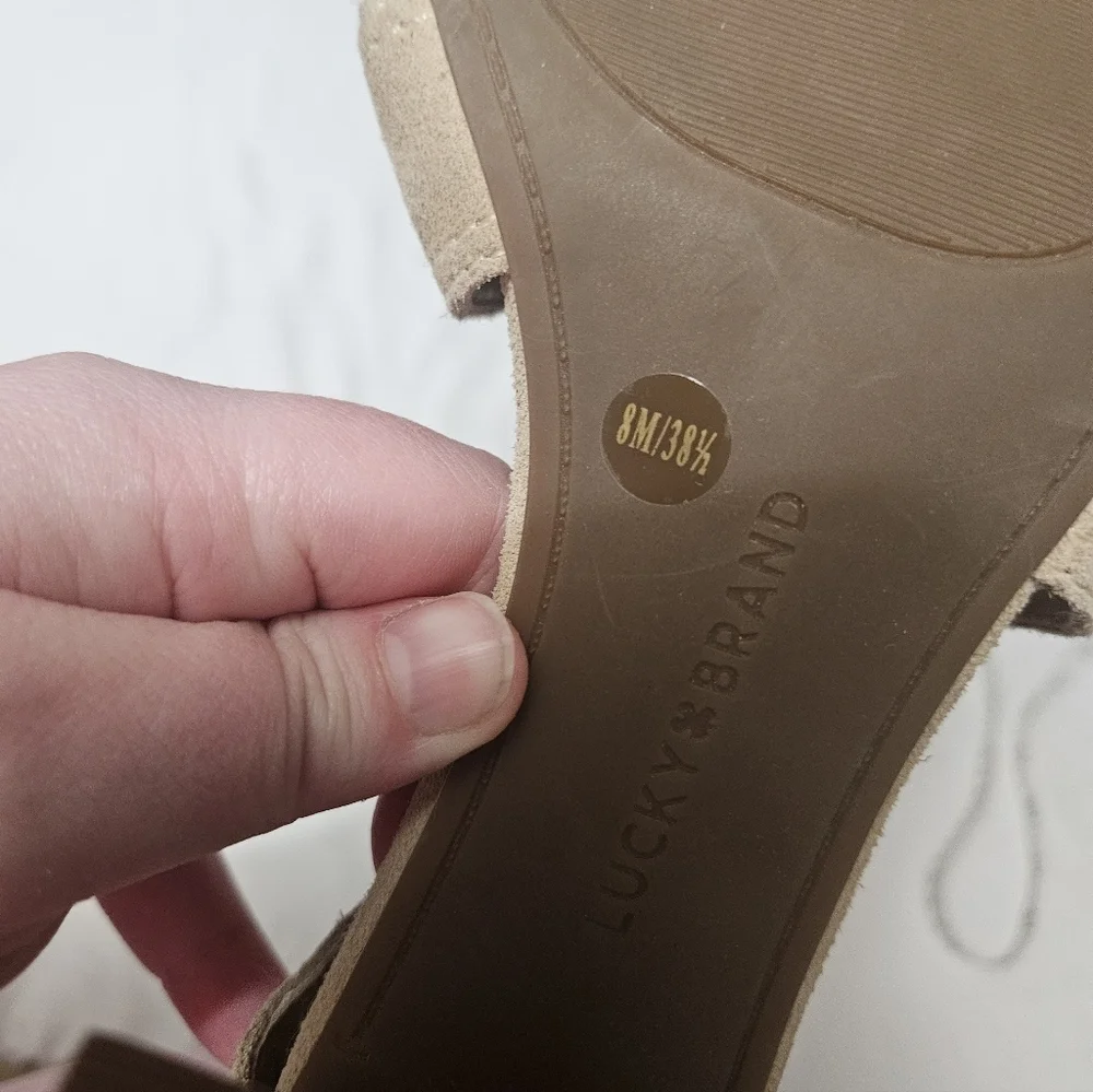 Lucky Brand Vidva Block Heel Preppy Zip Back Heeled Strappy Sandal Size 8.5 - Picture 7 of 8